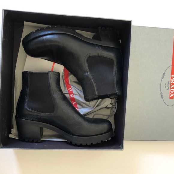 Prada Sz 8.5 Mid Heel Leather Chelsea Boots W/Box - Picture 2 of 8